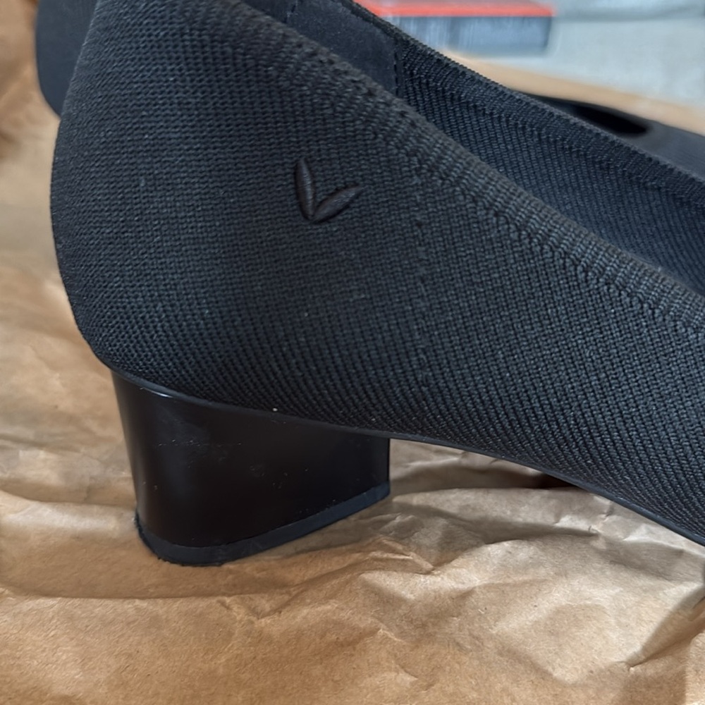 Vivaia Black Point Toe Heels [S109] - Picture 3 of 5